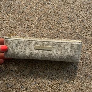 Michael kors cosmetic bag